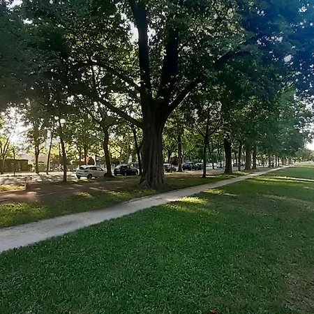Allées Historiques Du Parc De La Colombière, Appt De Gamme