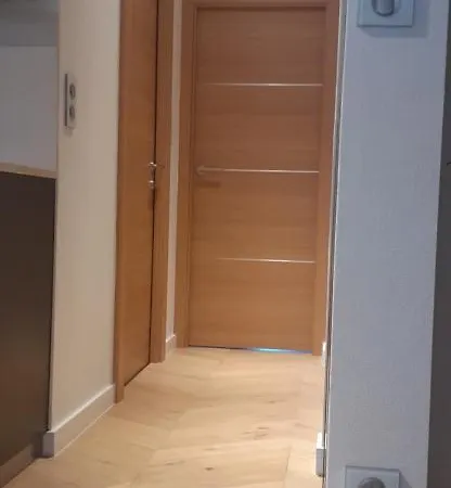 Allees Historiques Du Parc De La Colombiere, Appt De Gamme