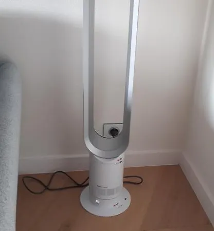 Allees Historiques Du Parc De La Colombiere, Appt De Gamme アパート