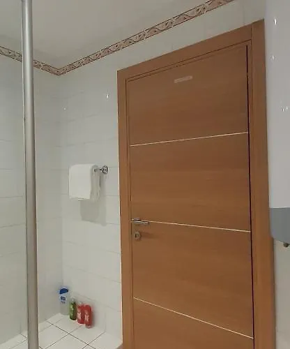 Allees Historiques Du Parc De La Colombiere, Appt De Gamme アパート