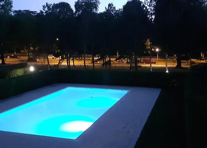 Allees Historiques Du Parc De La Colombiere, Appt De Gamme アパート ディジョン